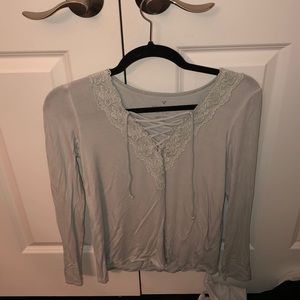 (NEVER WORN) American Eagle Long Sleeve